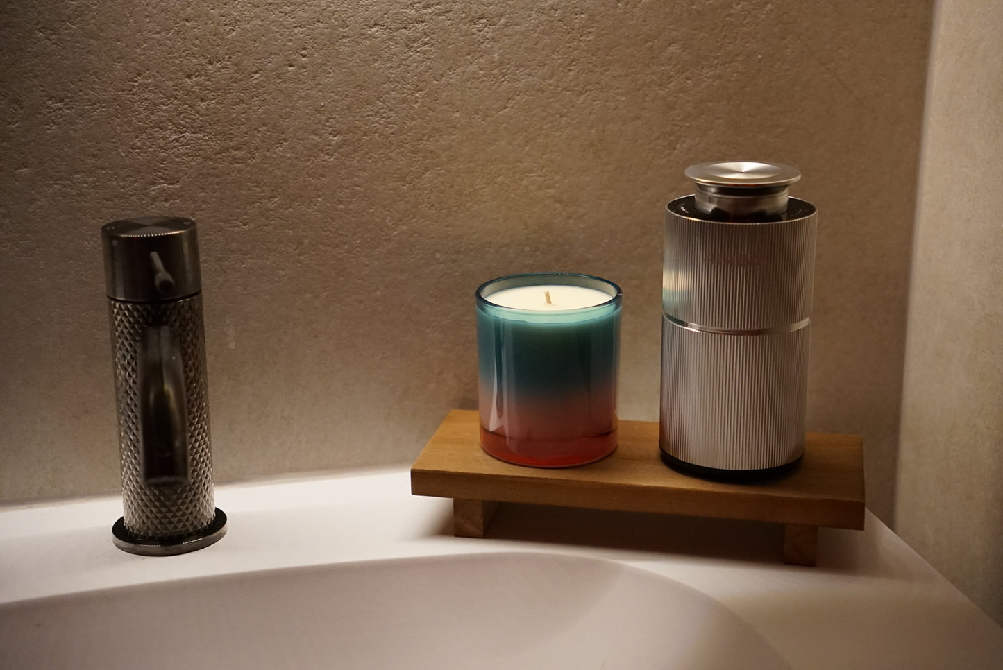 Aura - In-Car / Home Mini Luxury Electronic Rechargeable Essential Oils Diffuser By AIRED. (SILVER)